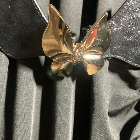 Women’s decorative belt butterfly clasp. Stretchy material. Great condition. - Picture 1 of 2